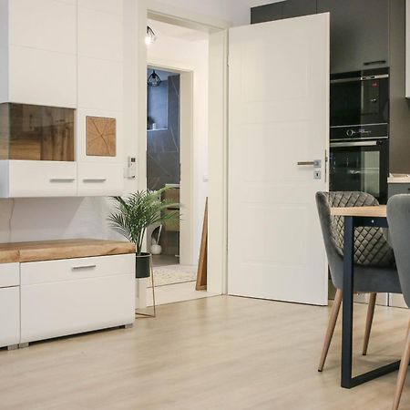 The Next Door Apartaments Bucarest Extérieur photo