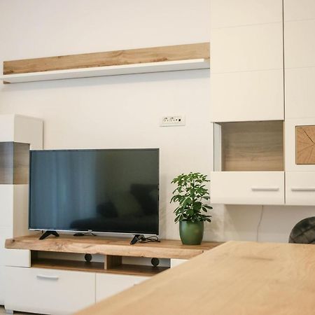 The Next Door Apartaments Bucarest Extérieur photo