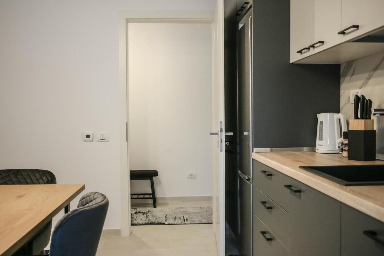 The Next Door Apartaments Bucarest Extérieur photo
