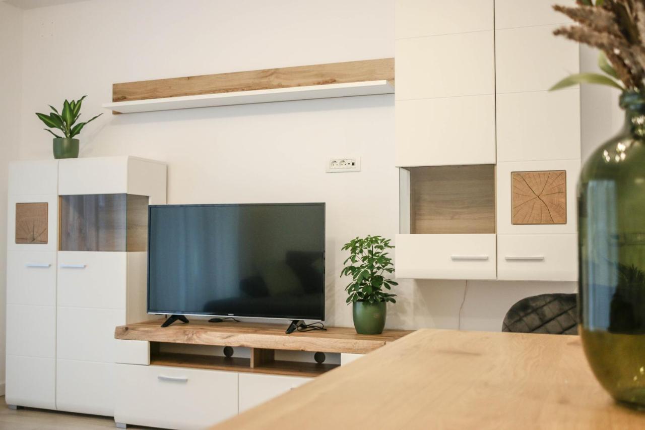 The Next Door Apartaments Bucarest Extérieur photo