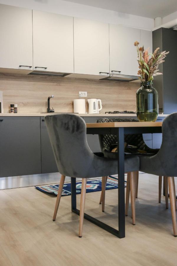 The Next Door Apartaments Bucarest Extérieur photo
